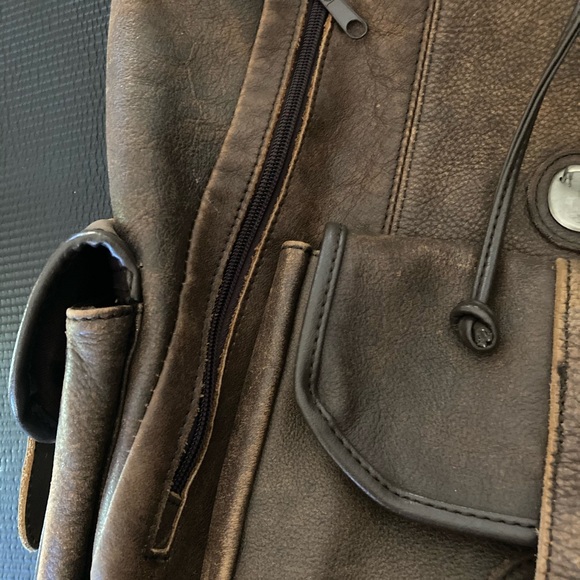 Vintage Brown Leather Backpack - Picture 13 of 13
